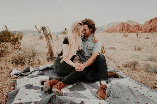 Ideias de fotos de outono para o Instagram - um piquenique para dois amantes