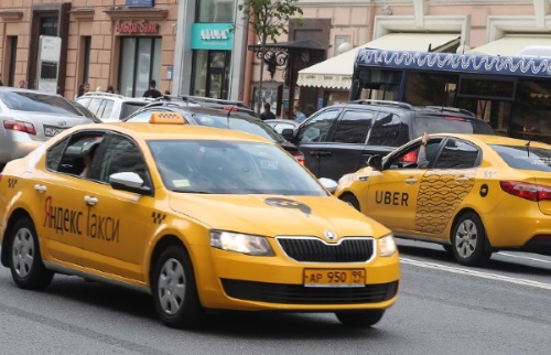 Yandex Taxi e Uber taxi